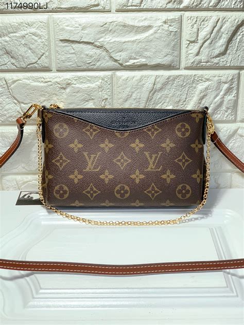 louis vuitton chain wallet crossbody|louis vuitton purse with chain.